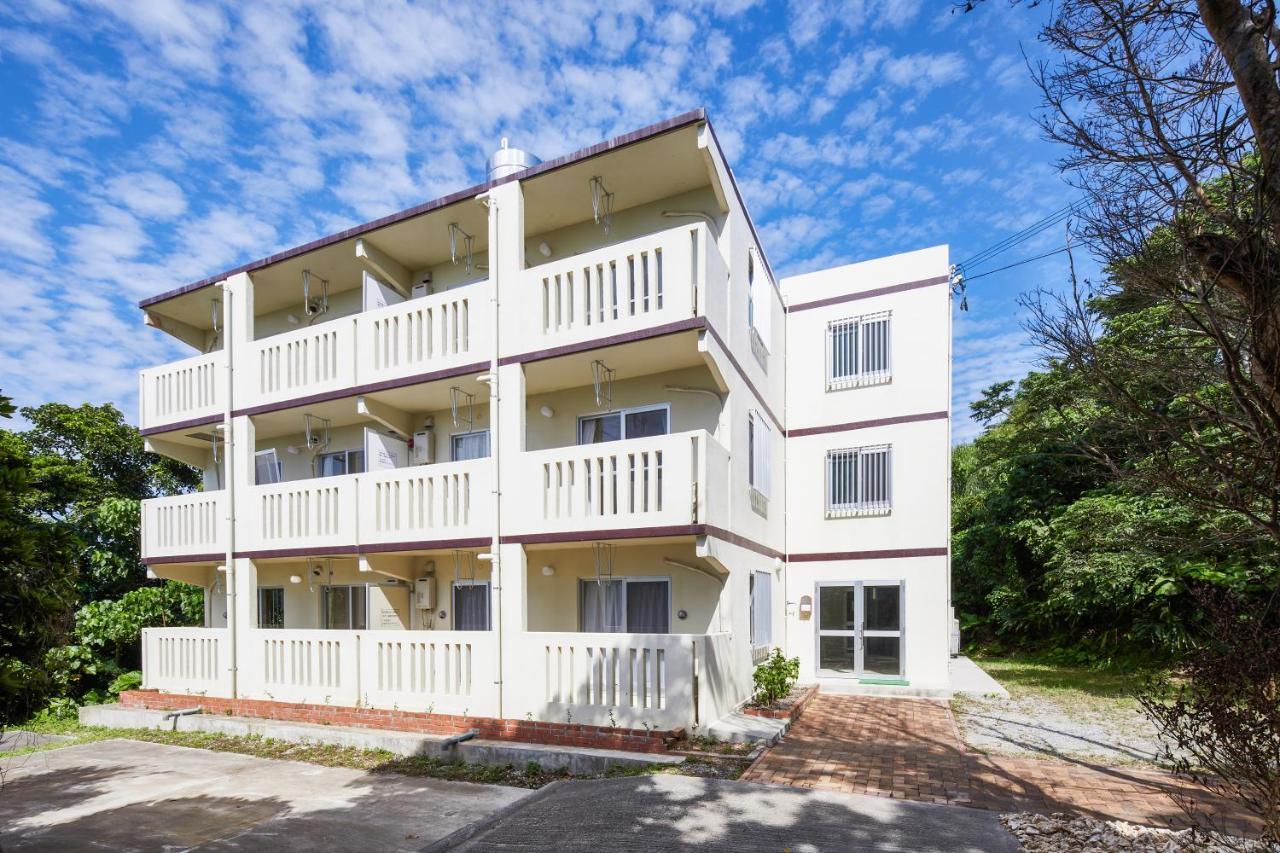 Forest Hills Of Yanbaru Motobu Exterior foto